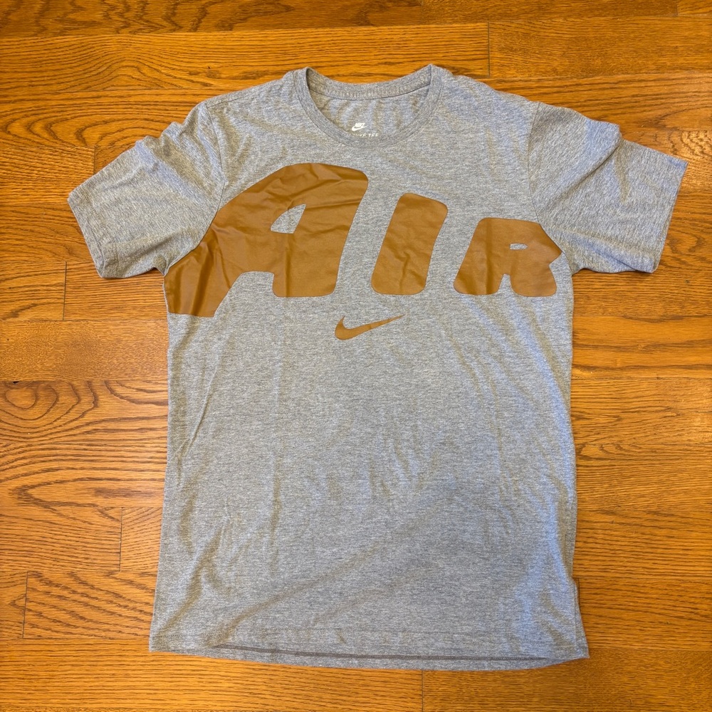 Nike Men's Gray and Brown Air Tee